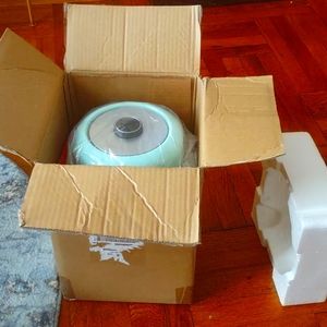 COPY - New New in original packaging, box, tag